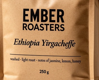 Close-up of the same label: EMBER ROASTERS, Ethiopia Yirgacheffe, washed · light roast · notes of jasmine, lemon, honey, 250 g